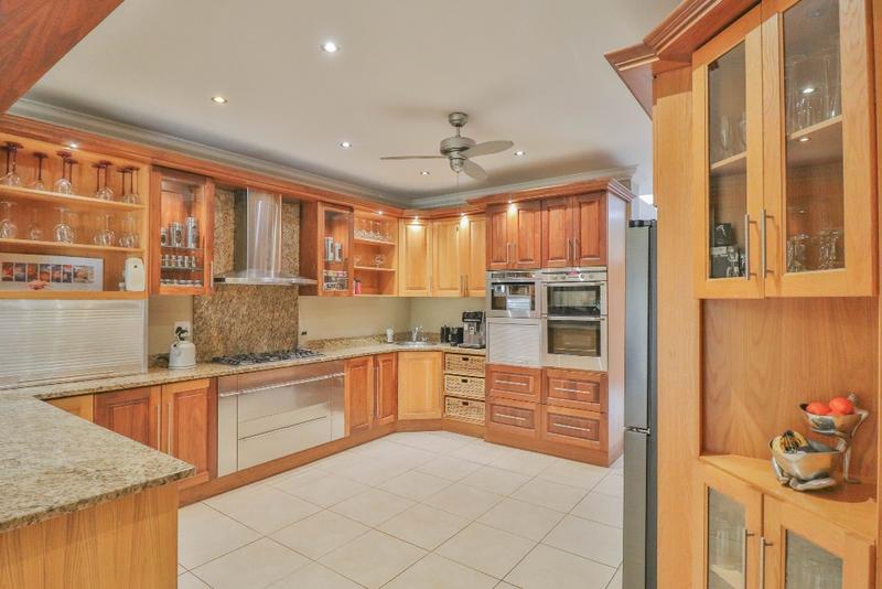 5 Bedroom Property for Sale in Linkside Western Cape